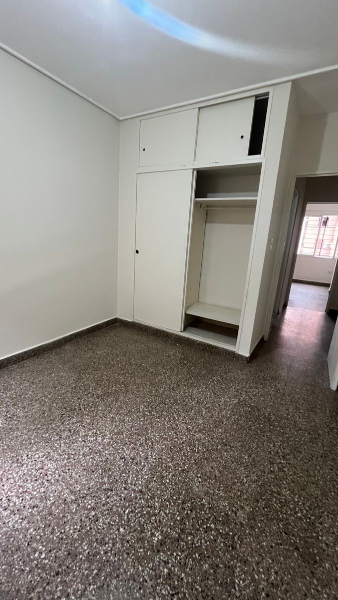VENDO DEPARTAMENTO DOS DORMITORIOS SOBRE AVENIDA SARMIENTO · Capital — foto 10