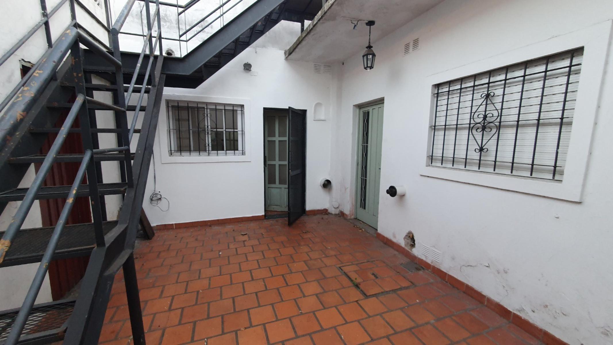 ALMIRANTE BROWN 3869 · San Martín — foto 16