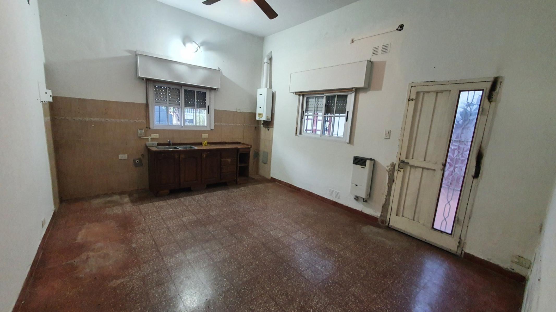 ALMIRANTE BROWN 3869 · San Martín — foto 18