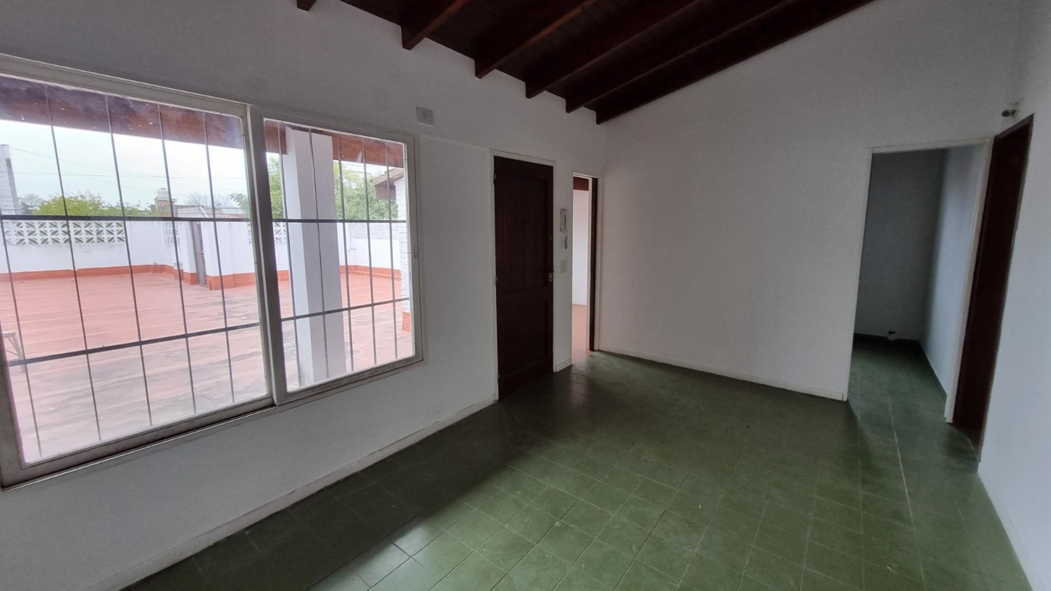 ALMIRANTE BROWN 3869 · San Martín — foto 6