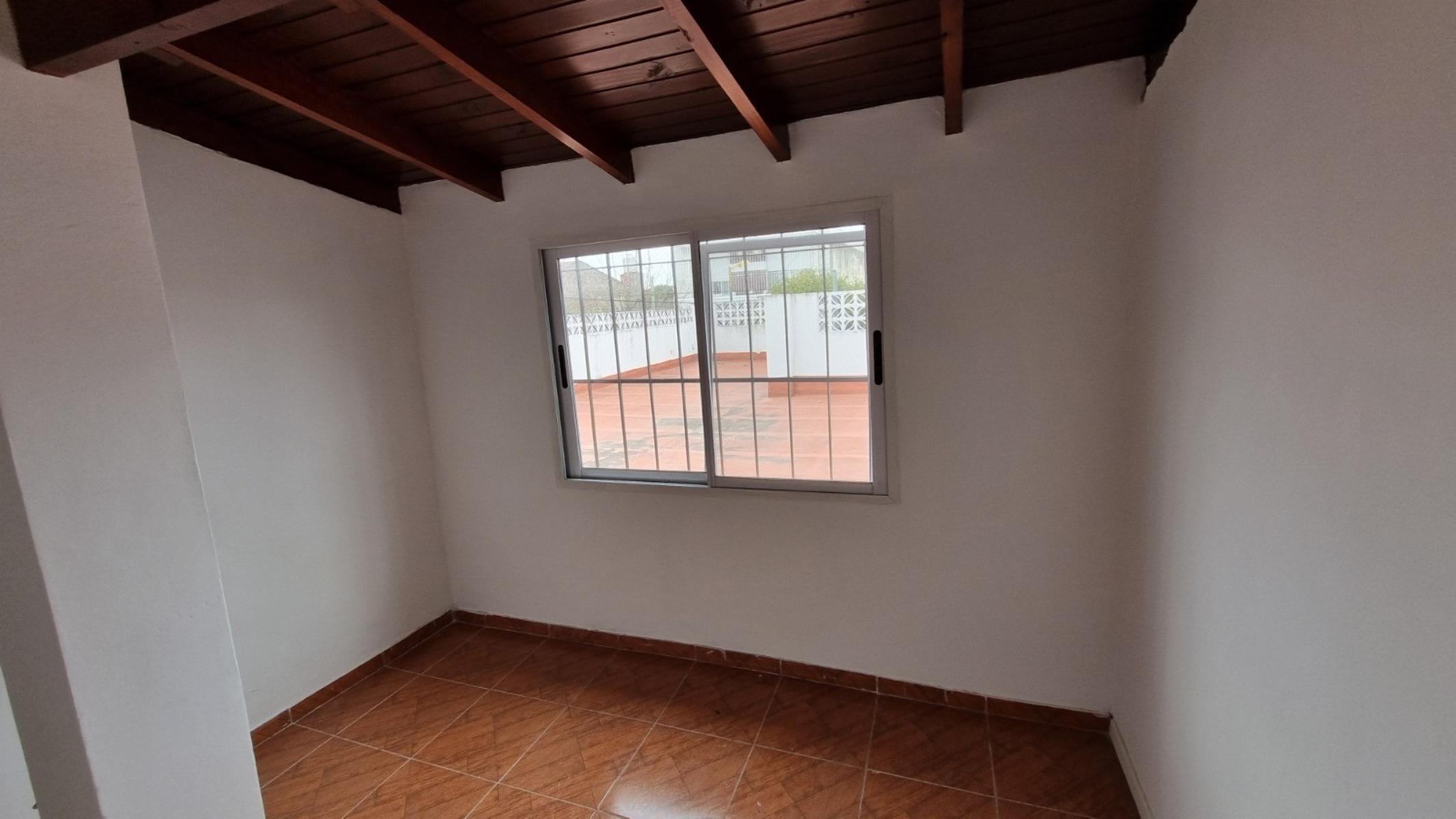 ALMIRANTE BROWN 3869 · San Martín — foto 7