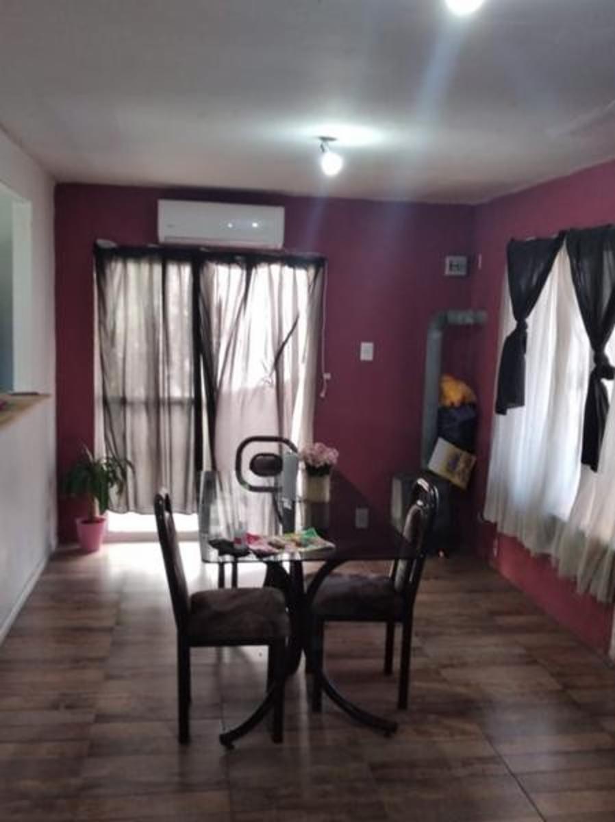 Carola Lorenzini 3000 521 06 · Almirante Brown — foto 4
