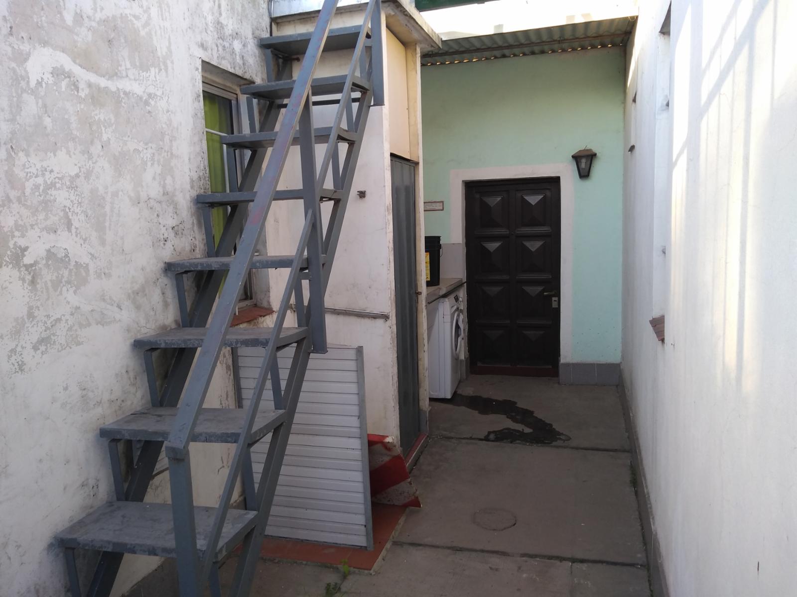 FALCO 1318 · Escobar — foto 5