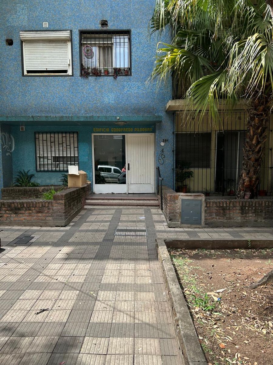 VENDIDO VENTA de IMPERDIBLE Y ESPECTACULAR DEPTO DE 3 AMB. AL FRENTE. C.JARDIN