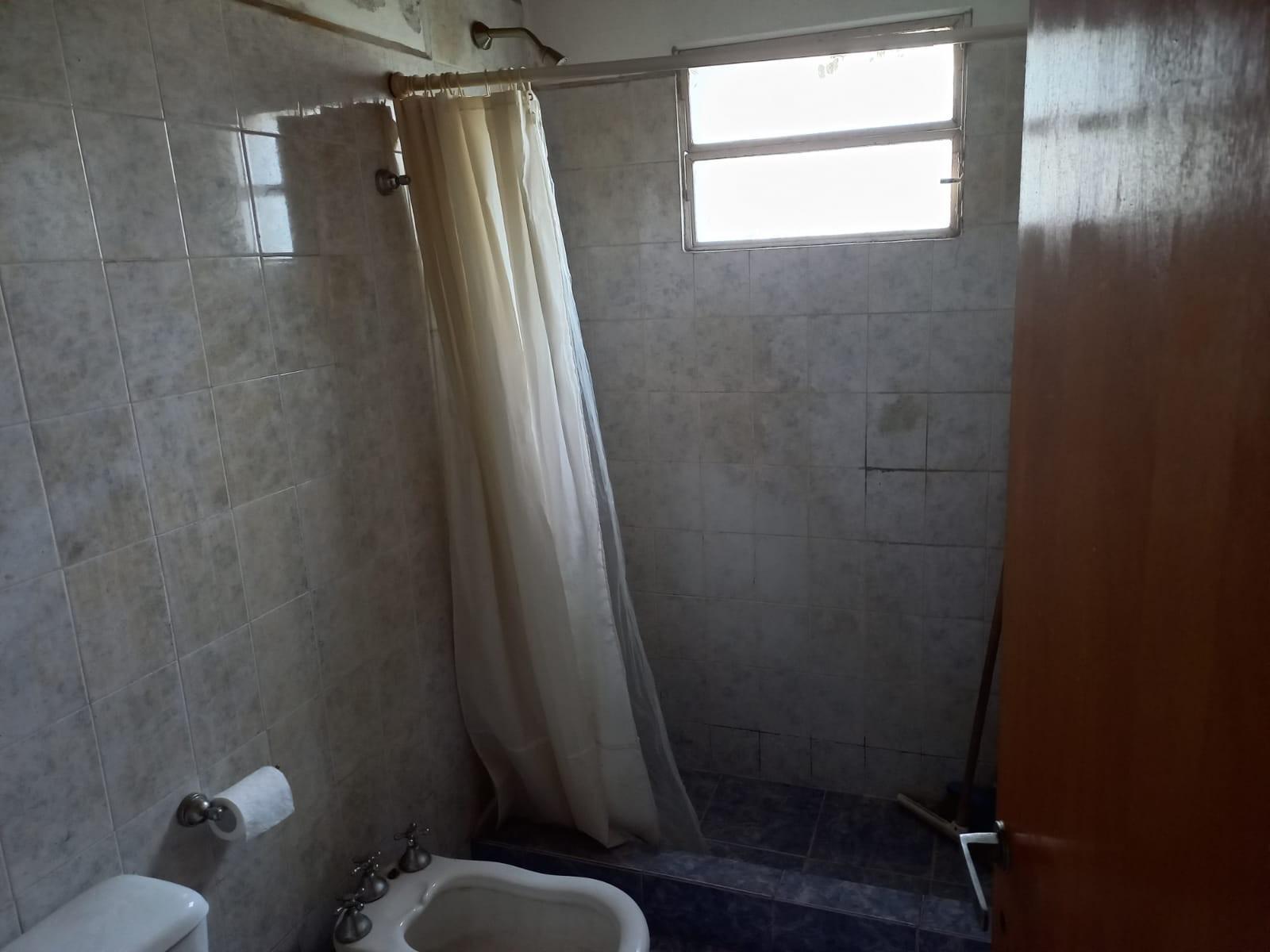 ANGELA DORREGO 2400 · Morón — foto 12
