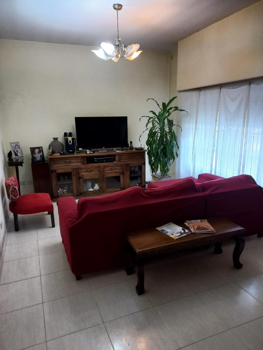 ANGELA DORREGO 2400 · Morón — foto 23