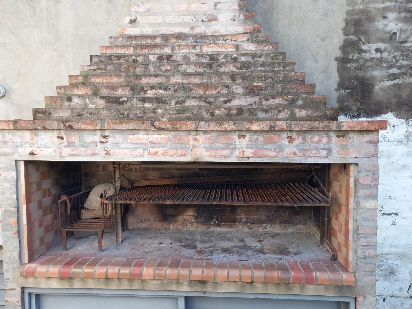 ANGELA DORREGO 2400 · Morón — foto 10