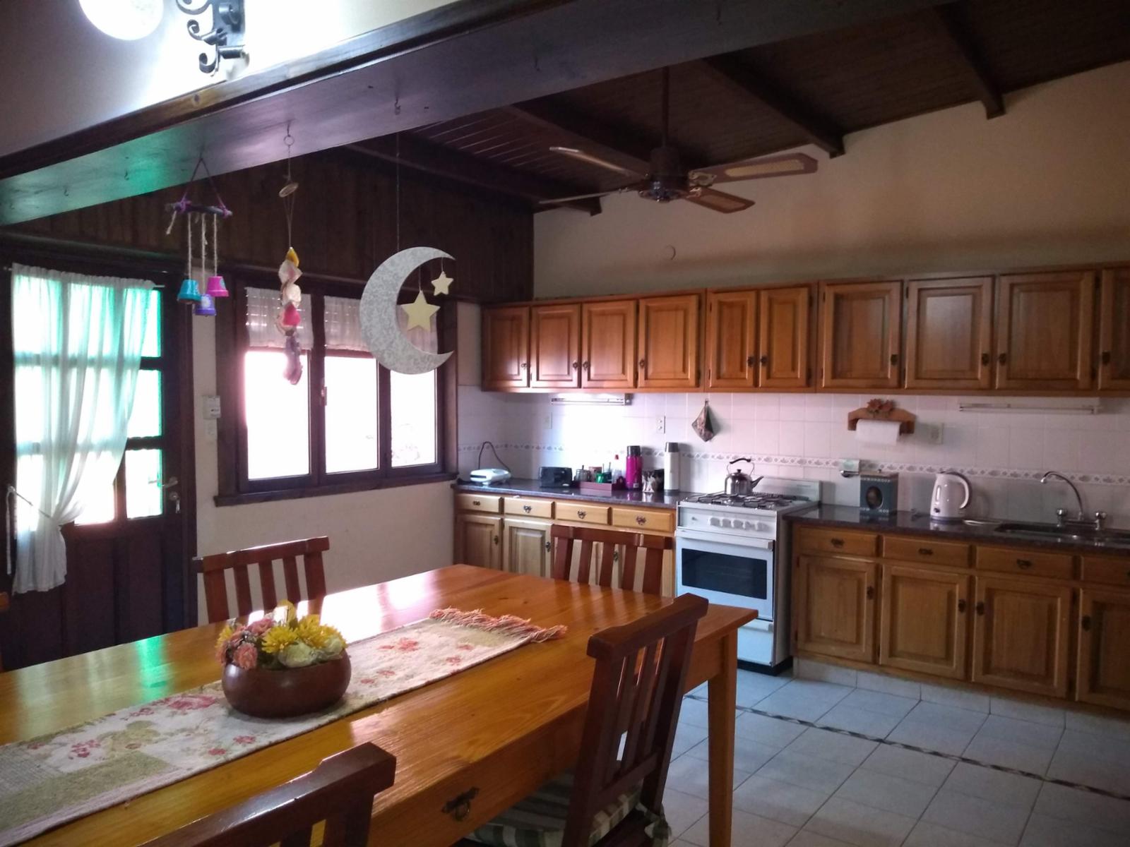 CASA RECICLADA CÉNTRICA LOBERIA · Lobería — foto 3