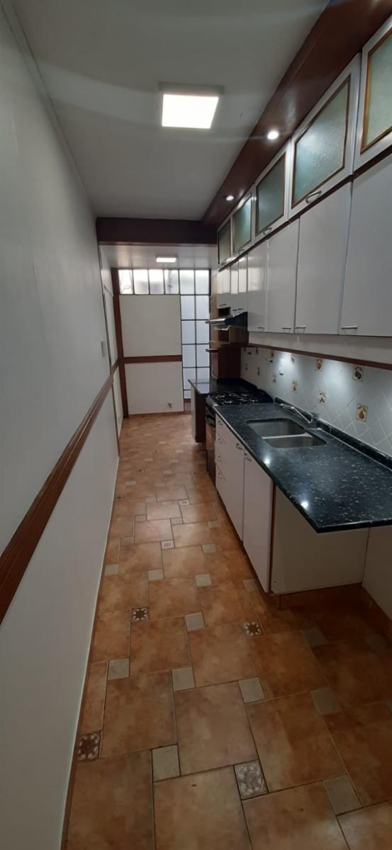 Los Pinos Casa 4 · Hurlingham — foto 3