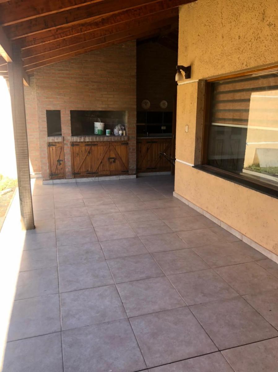 HERMOSO CHALET DE CATEGORIA, EXCELENTE UBICACION