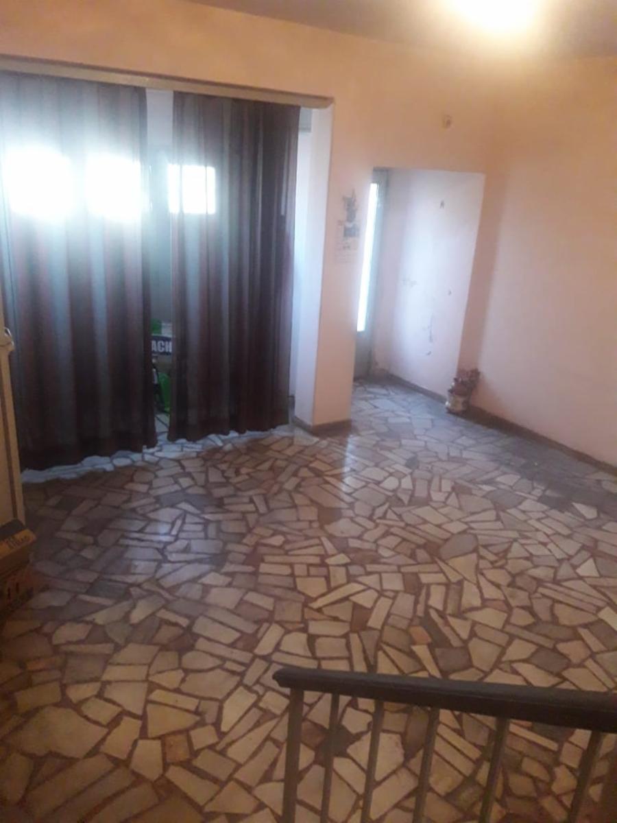 EXCELENTE PROPIEDAD MULTIFAMILIAR + LOCAL COMERCIAL PARA RECICLAR  - MORON SUR