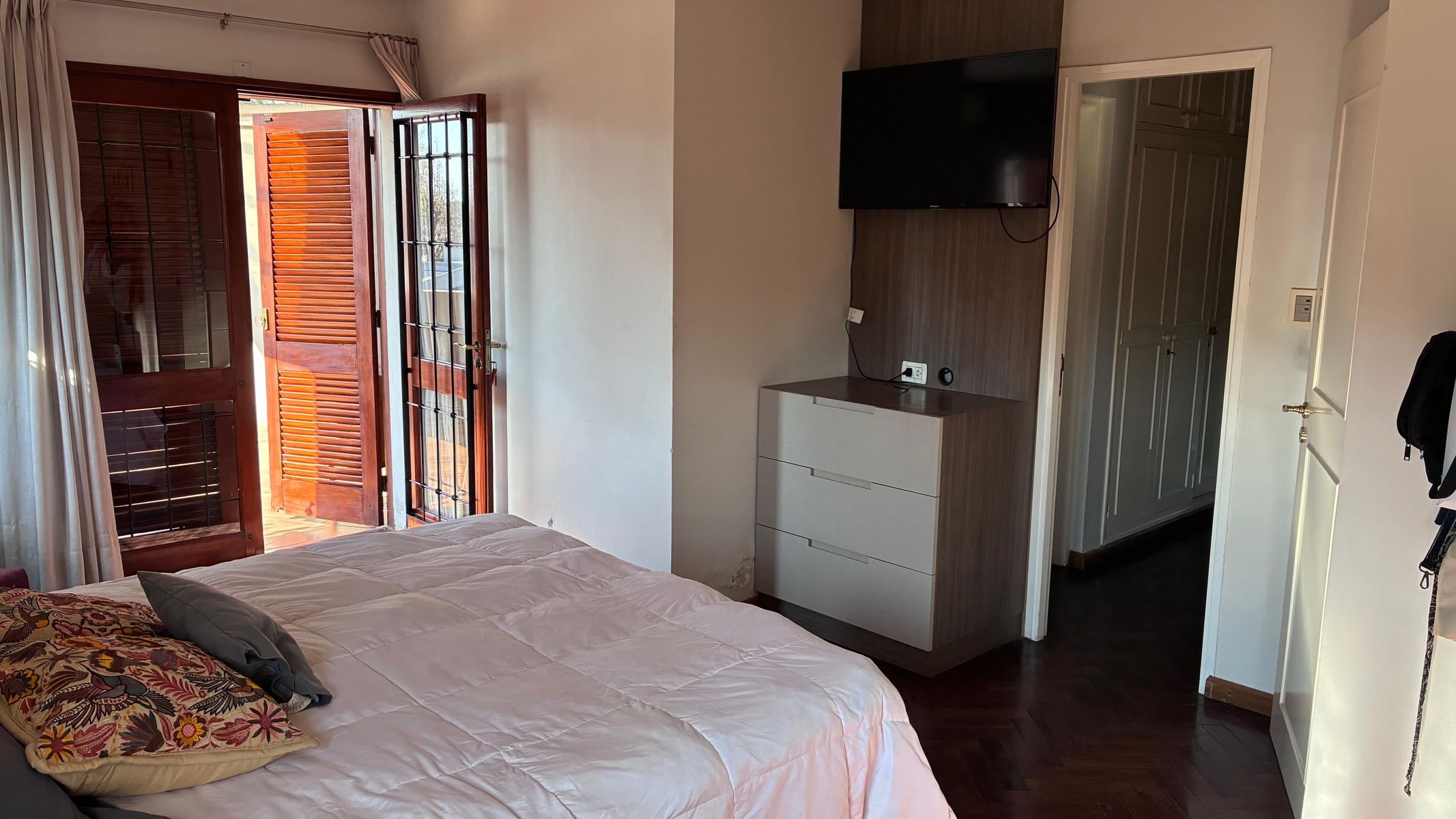 EN VENTA CASA DE 4 DORMITORIOS CON PILETA EN YERBA BUENA · Yerba Buena — foto 8