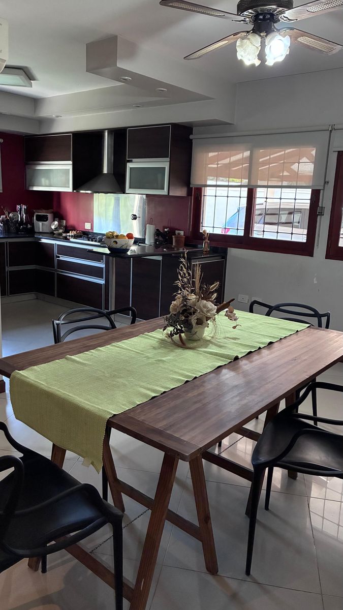 EN VENTA CASA DE 4 DORMITORIOS CON PILETA EN YERBA BUENA · Yerba Buena — foto 9