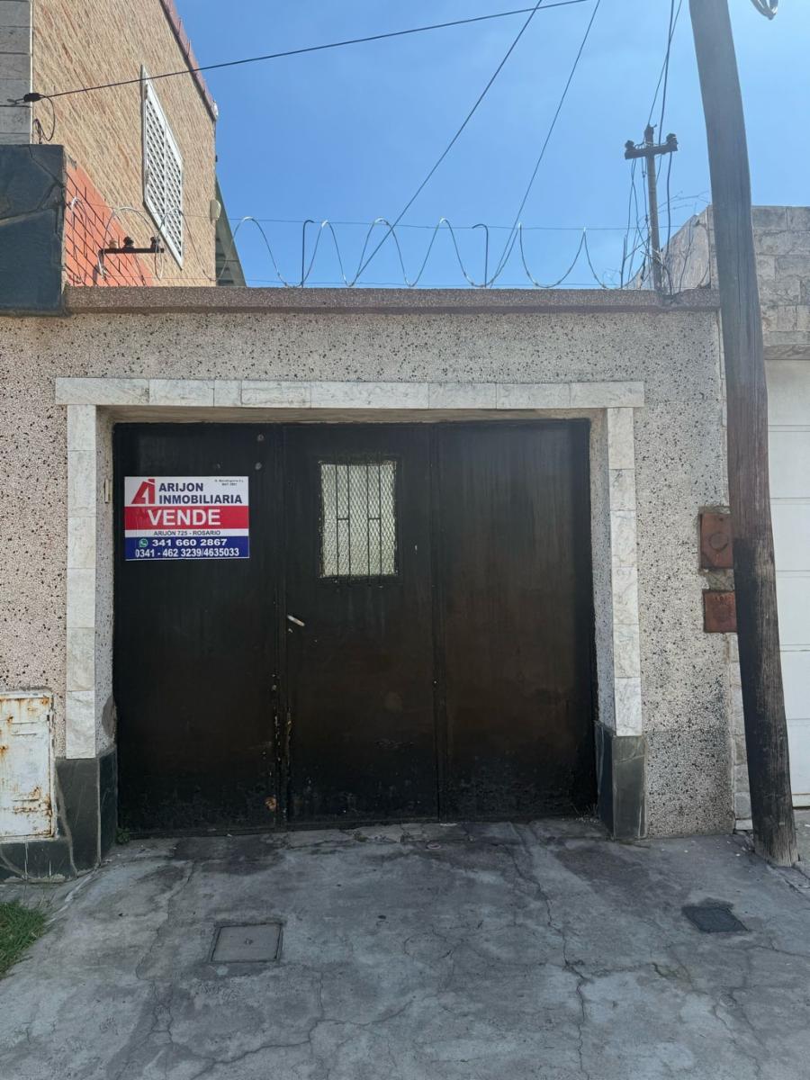 Entre Rios 5728 - casa a reciclar-