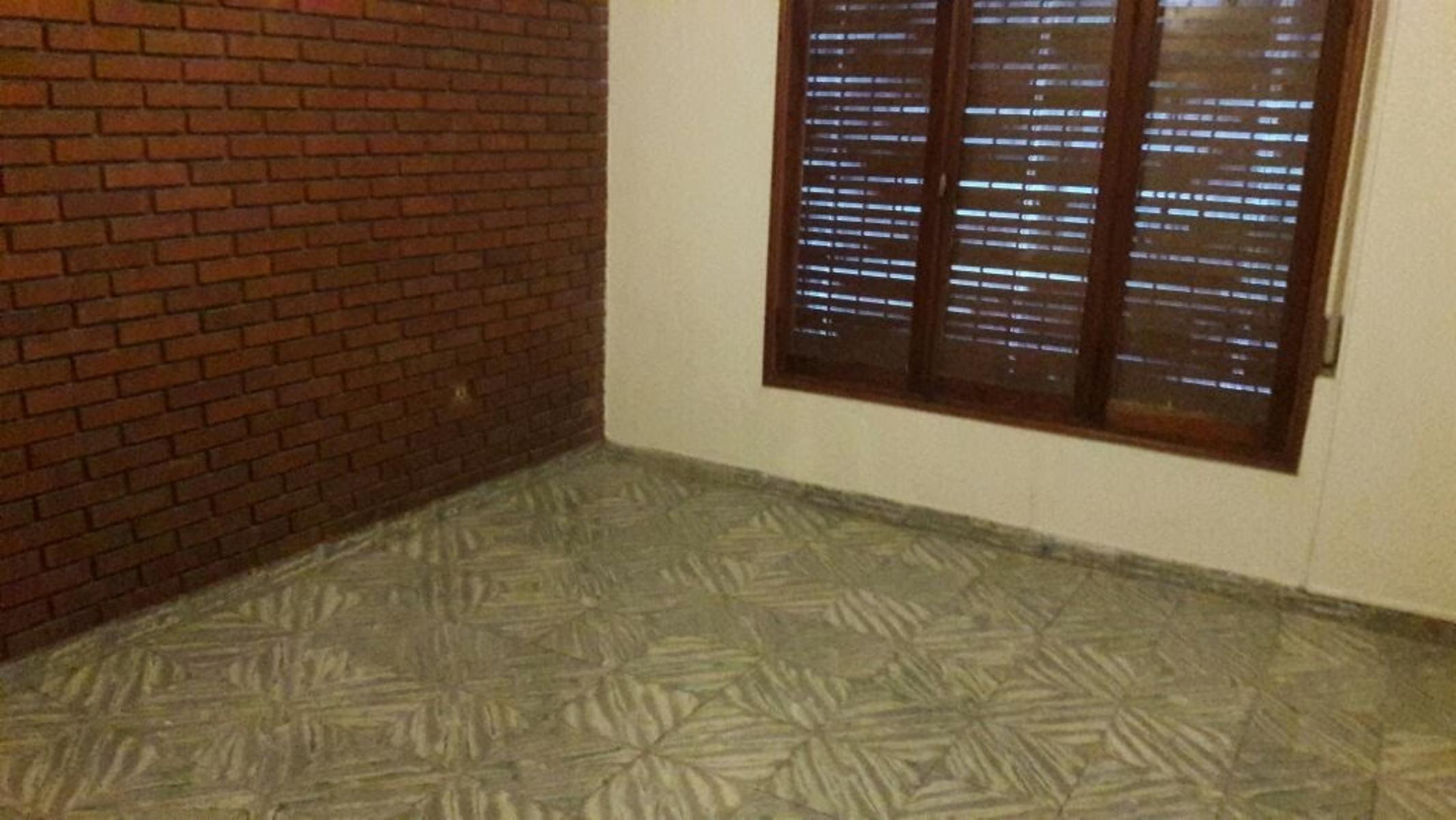 Tristan Burgos 526 · Río Cuarto — foto 3