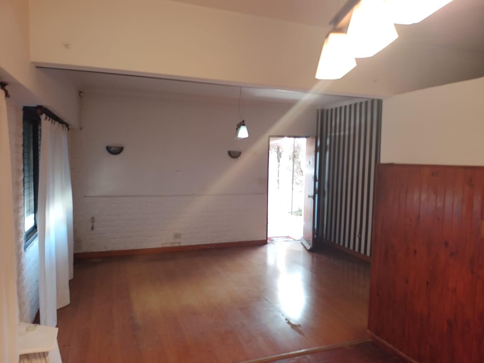 PEGUY 1167 · Morón — foto 6