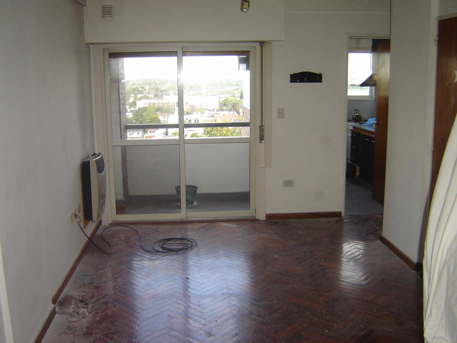 25 DE MAYO 275  SEMIPISO CON COCHERA EXCELENTE UBICACION APTO CREDITO · Lomas De Zamora — foto 3
