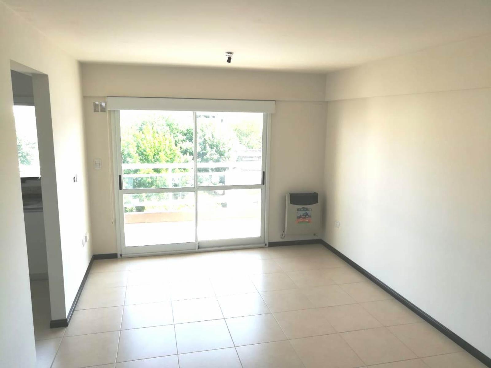 Santa Fe 600 · Morón — foto 4