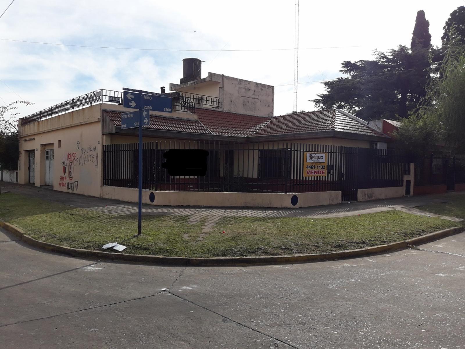 Excelente Propiedad 3 amb con Garaje 3 autos - Zona residencial