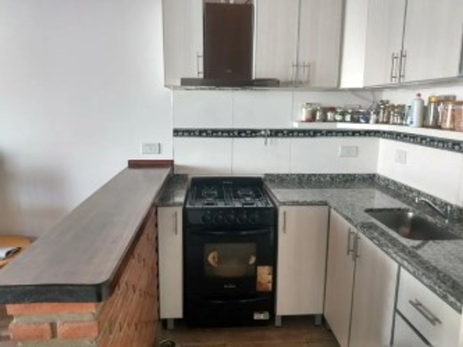 PRES.ALESSANDRI 700 · Morón — foto 15