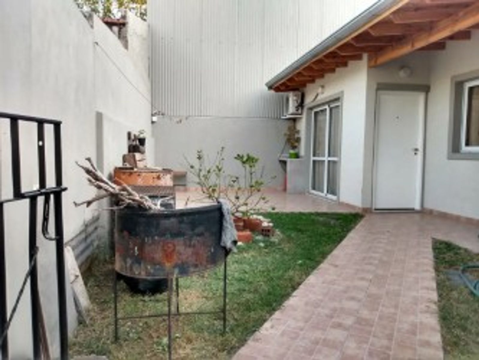 PRES.ALESSANDRI 700 · Morón — foto 10