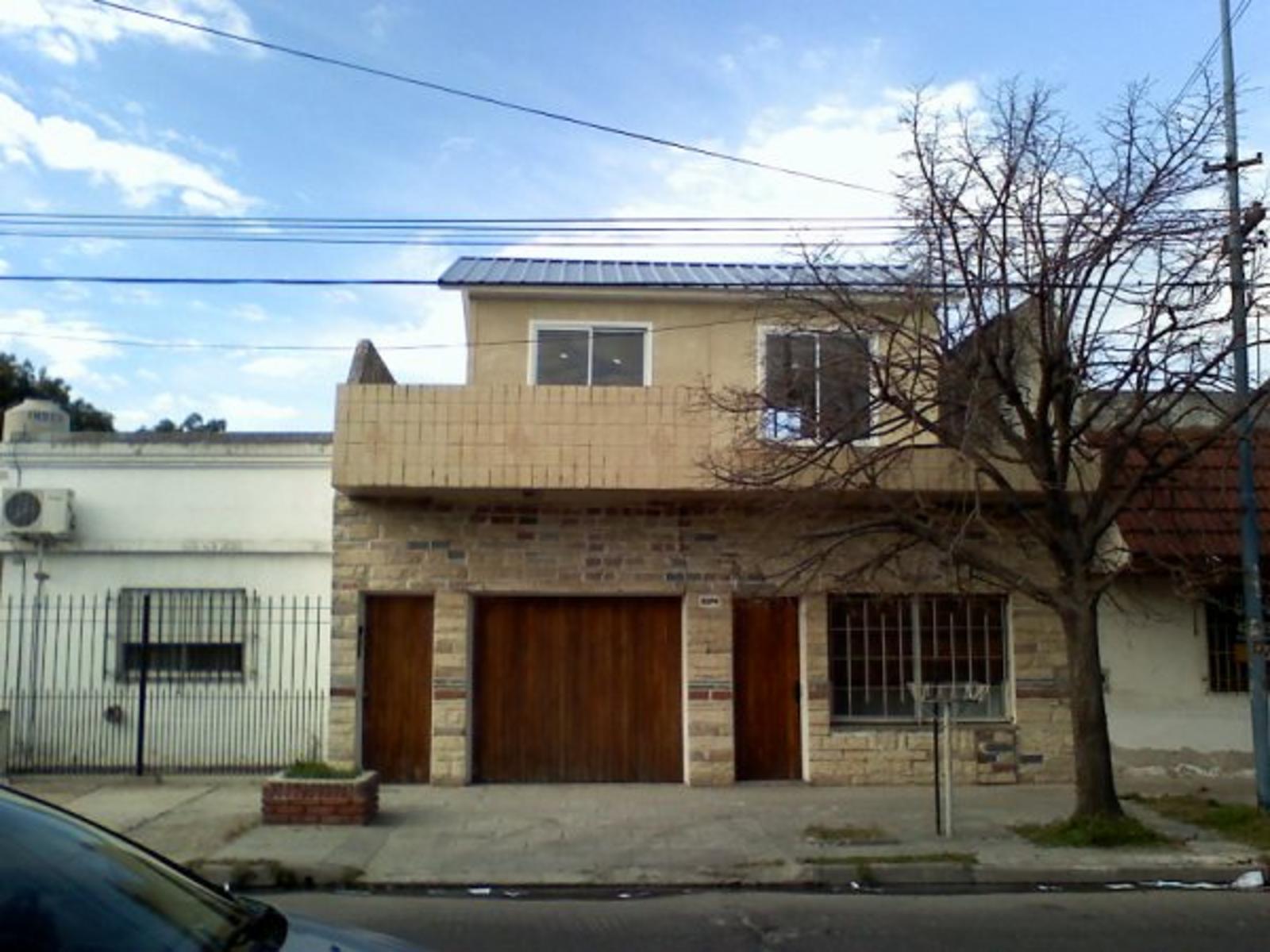 SANTIAGO PLAUL 3374 · Lanús — foto 3