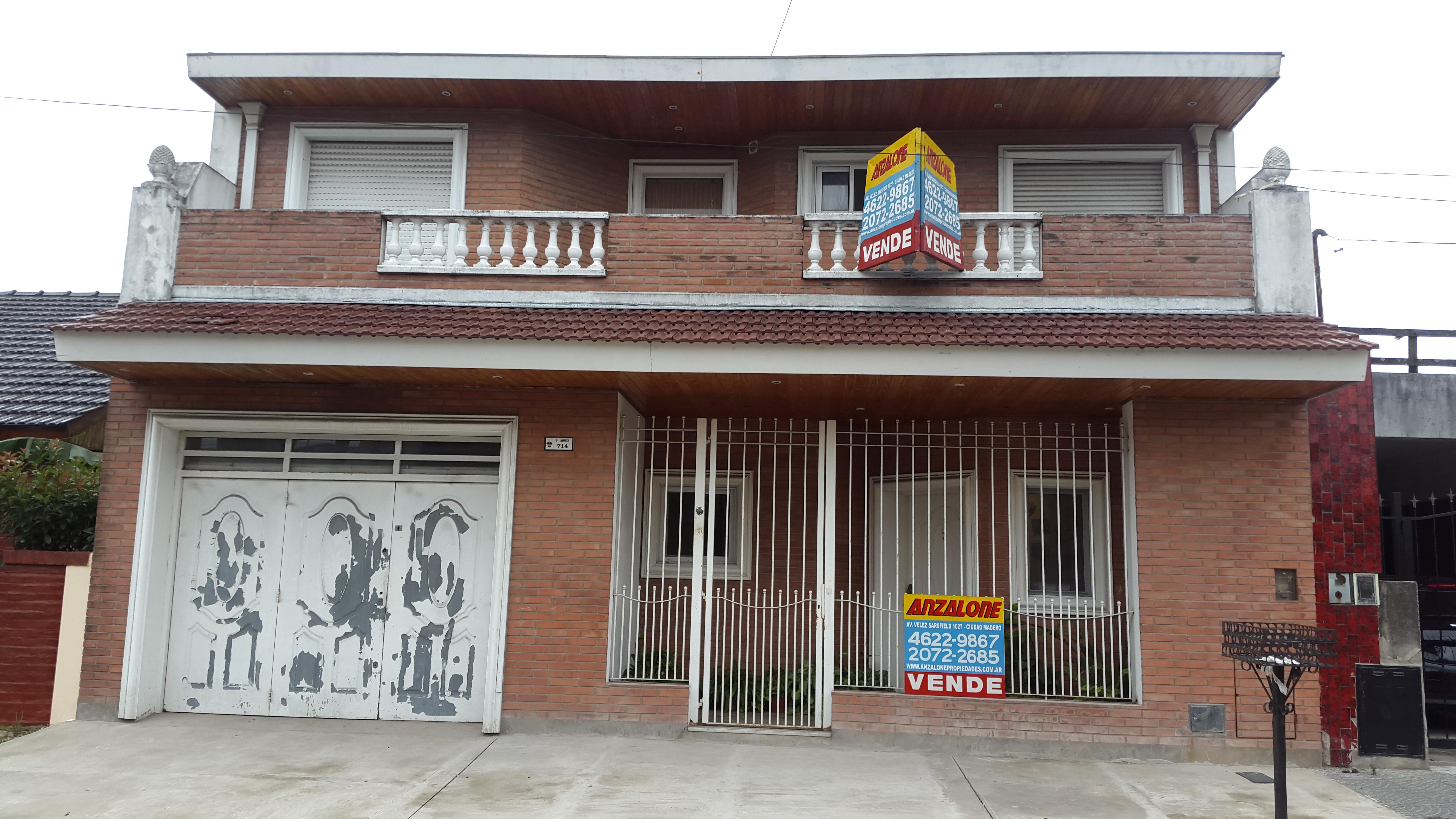 SE VENDE LINDA CASA 4 AMBIENTES C/FONDO LIBRE