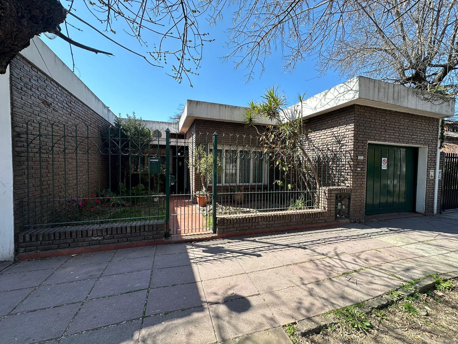 Casa de cuatro ambientes a la venta en San Miguel, APTO CREDITO